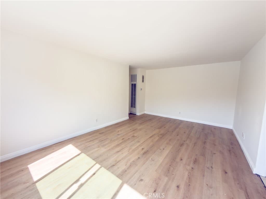 Condo at 3030 Vineland 3, Baldwin Park — photo 3 of 12