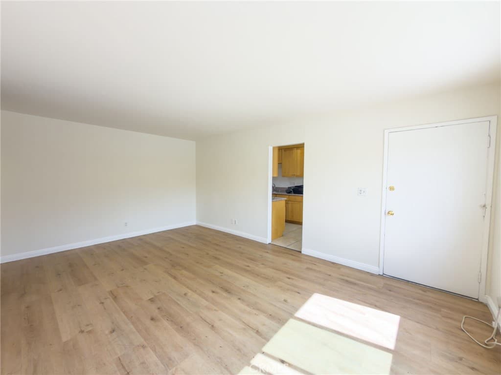 Condo at 3030 Vineland 3, Baldwin Park — photo 5 of 12
