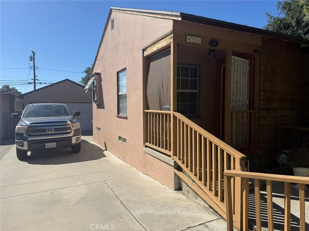 Home at 416 Oakdale Drive, Claremont — photo 2 of 12