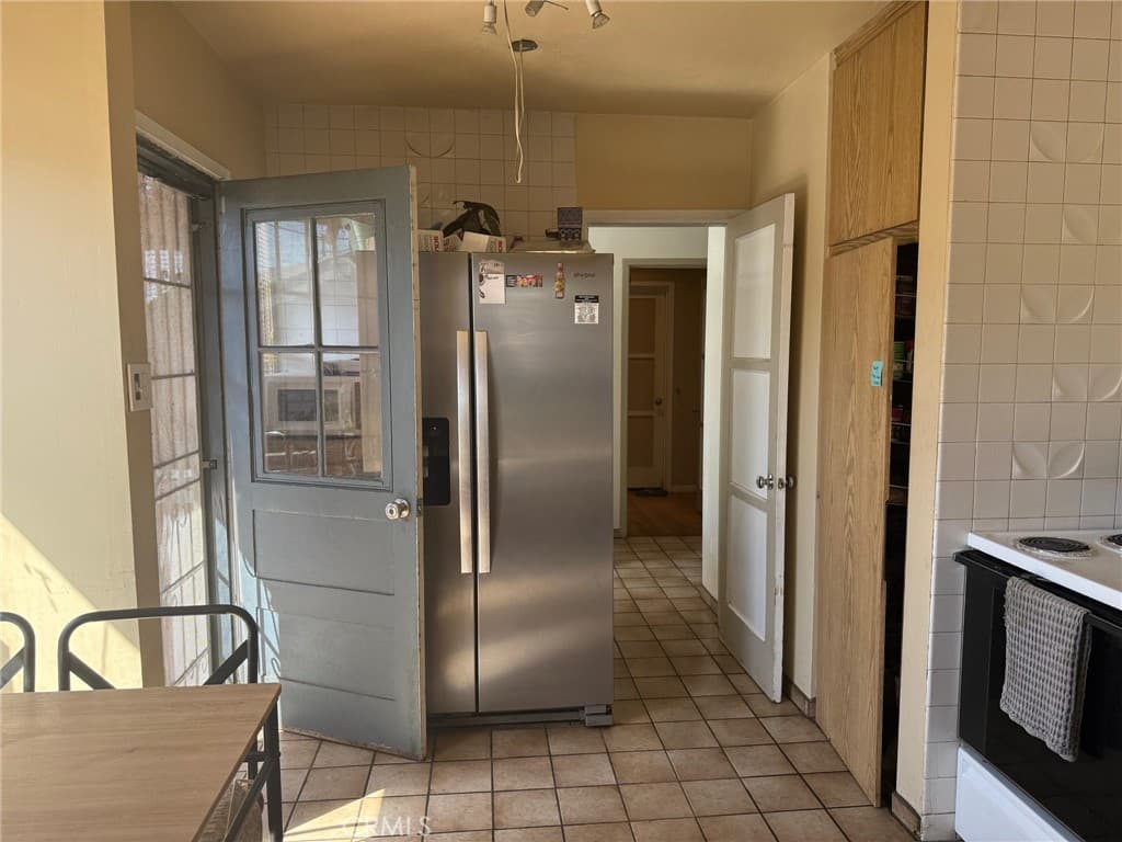 Home at 416 Oakdale Drive, Claremont — photo 4 of 12