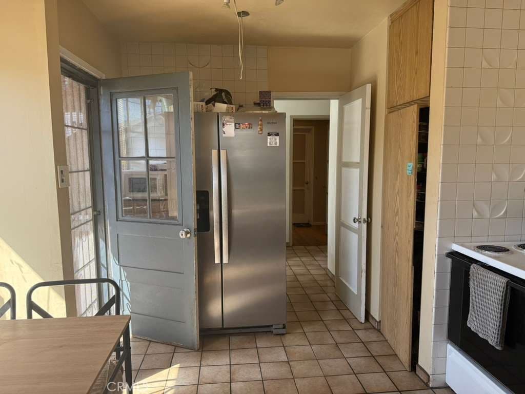 Home at 416 Oakdale Drive, Claremont — photo 6 of 12