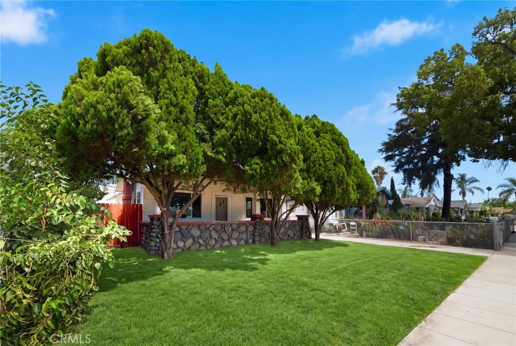 Home at 755 E Monterey Avenue, Pomona — photo 2 of 12