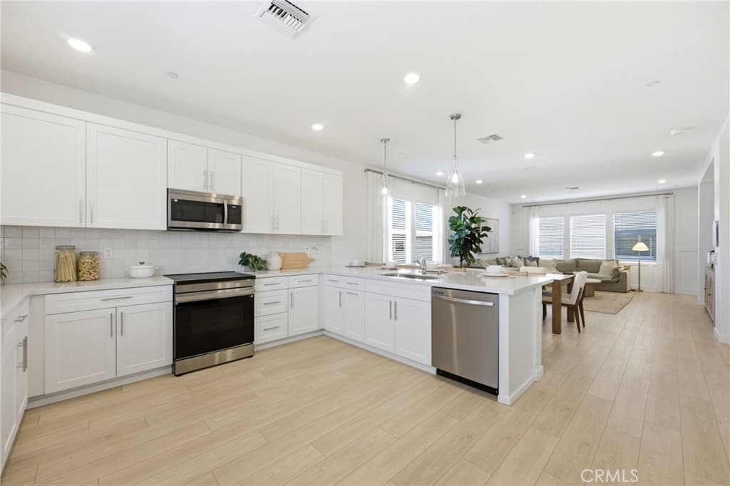 Home at 11422 Wildflower Lane, El Monte — photo 10 of 12