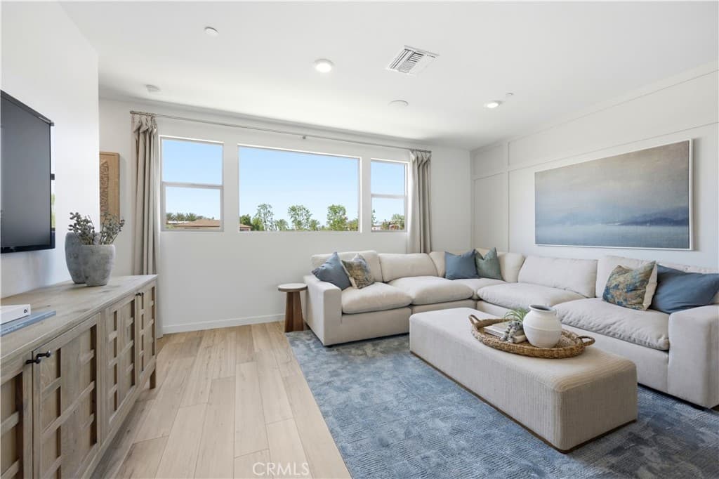 Townhouse at 10726 Harmony Way C, El Monte — photo 6 of 12