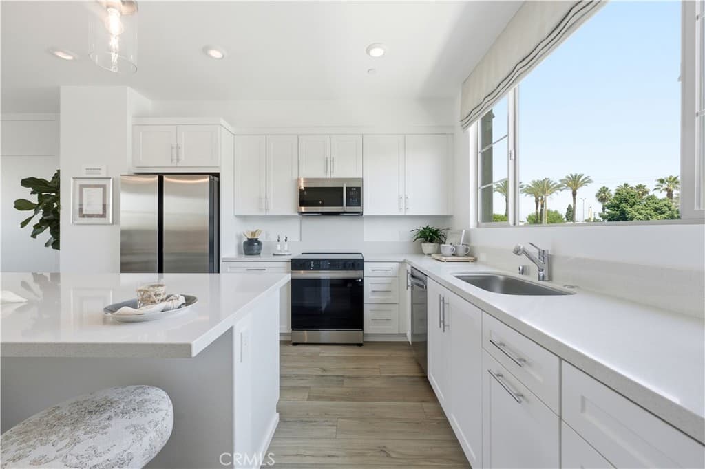 Townhouse at 10726 Harmony Way C, El Monte — photo 10 of 12
