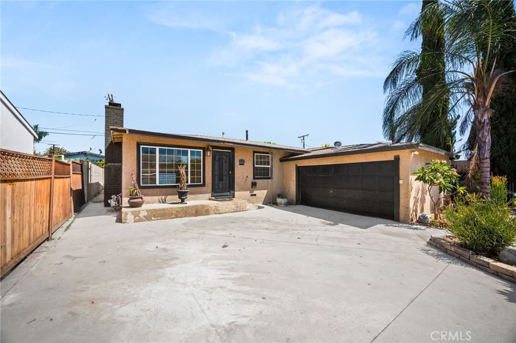 Home at 440 N Durrell Avenue, Azusa — photo 5 of 12