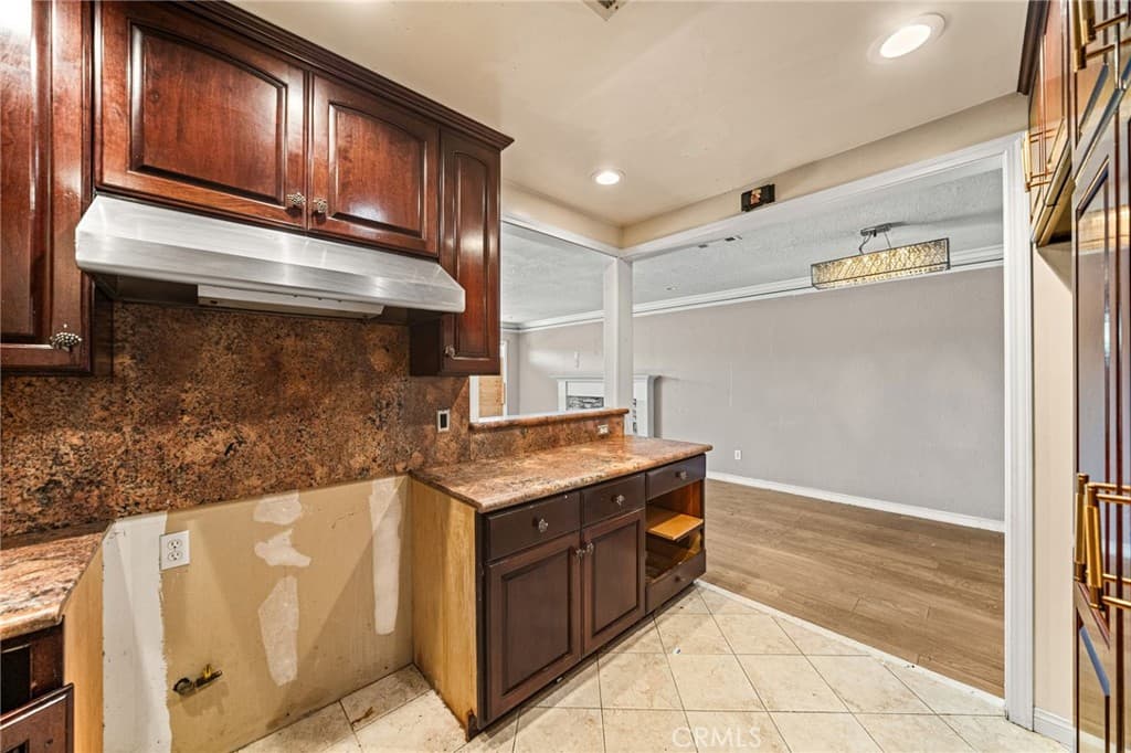 Home at 440 N Durrell Avenue, Azusa — photo 8 of 12