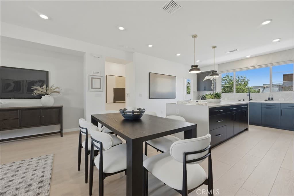 Townhouse at 10720 Golden Koi B, El Monte — photo 11 of 12