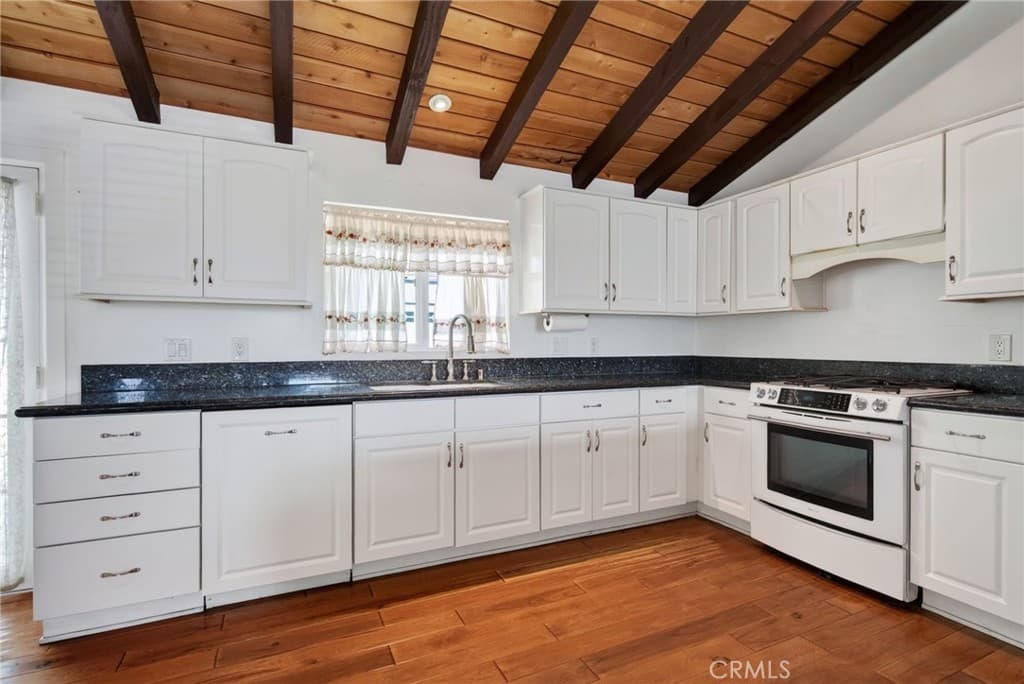 Home at 1811 James Place, Pomona — photo 8 of 12