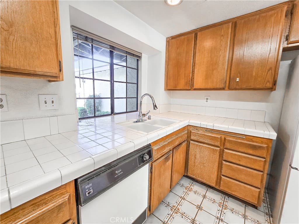 Townhouse at 1992 E Cienega Avenue D, Covina — photo 11 of 12