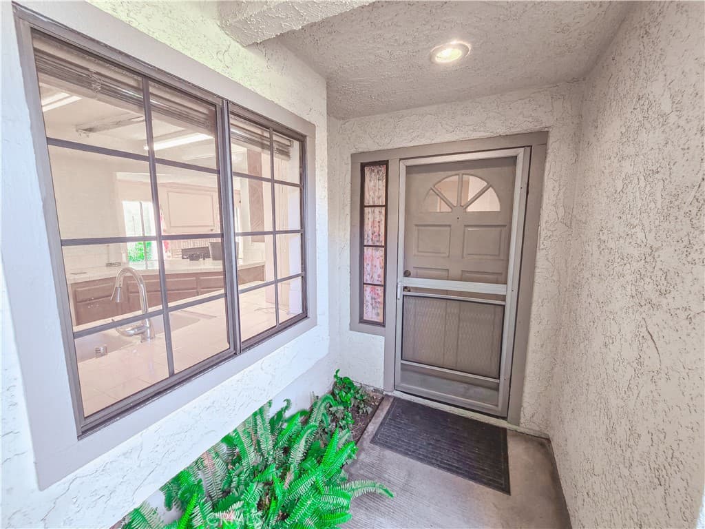 Townhouse at 1992 E Cienega Avenue D, Covina — photo 4 of 12