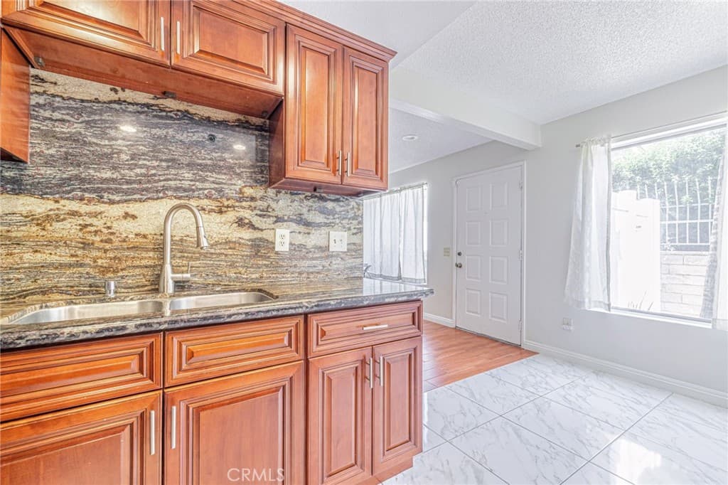 Condo at 866 W 13th 2, Azusa — photo 5 of 12