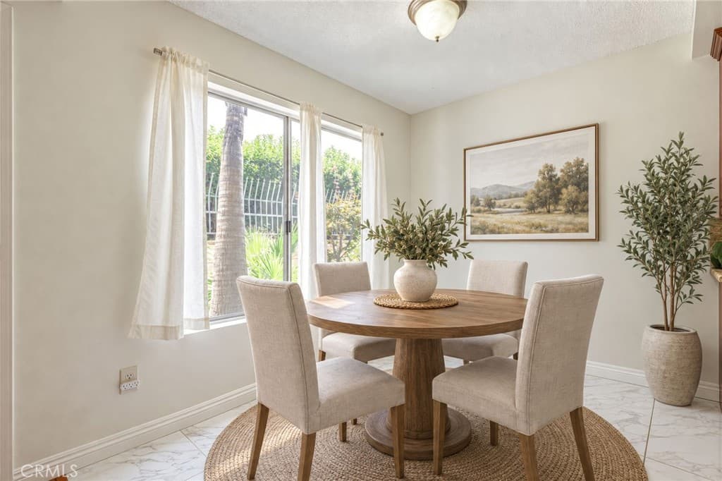 Condo at 866 W 13th 2, Azusa — photo 6 of 12