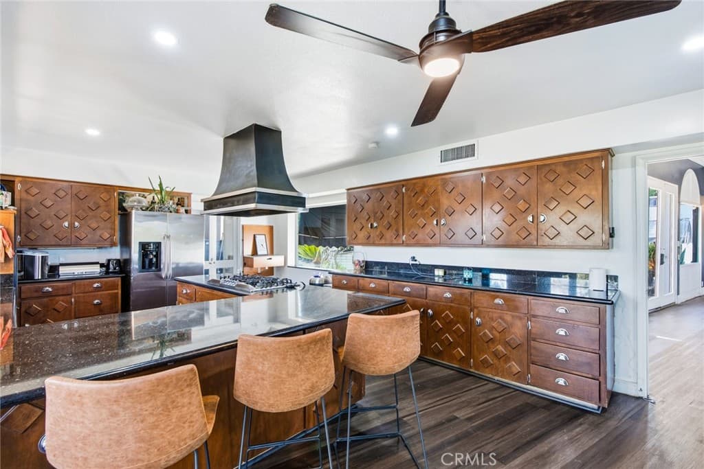 Home at 950 Hillcrest, Pomona — photo 7 of 12