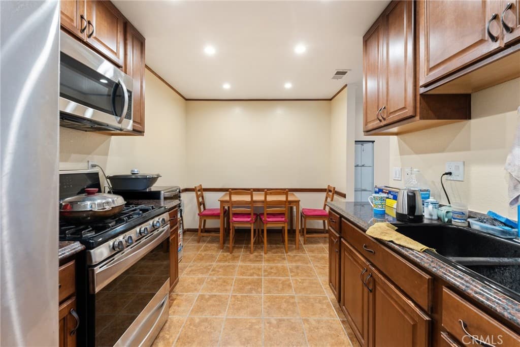 Condo at 12828 Ramona Blvd 28, Baldwin Park — photo 10 of 12