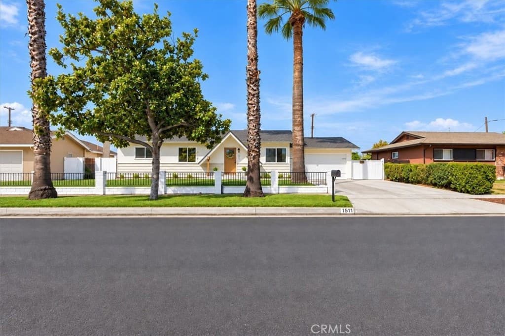Home at 1511 Nearglen Avenue, Glendora — photo 1 of 12
