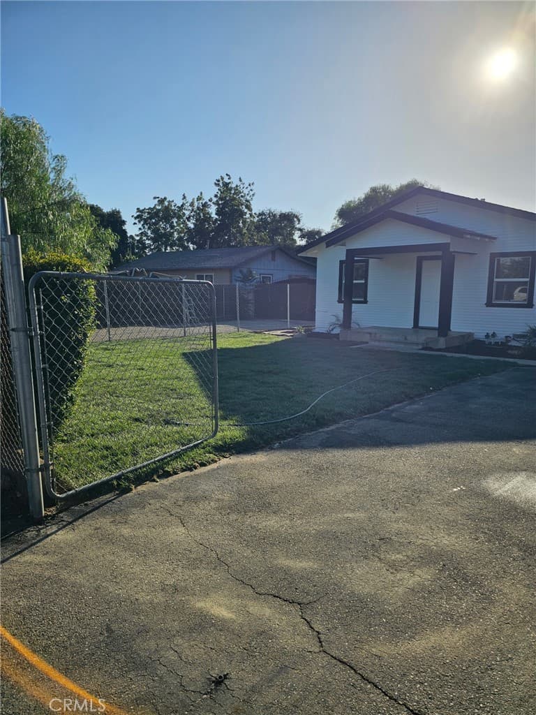 Home at 11046 Kadota, Pomona — photo 11 of 12