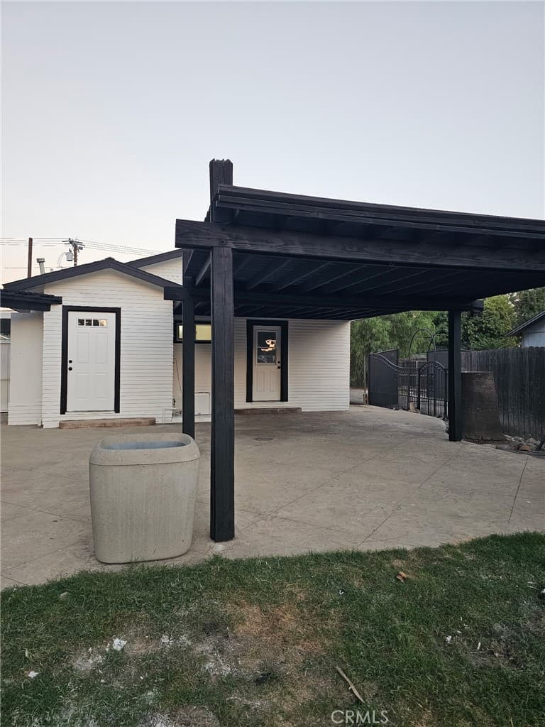 Home at 11046 Kadota, Pomona — photo 3 of 12