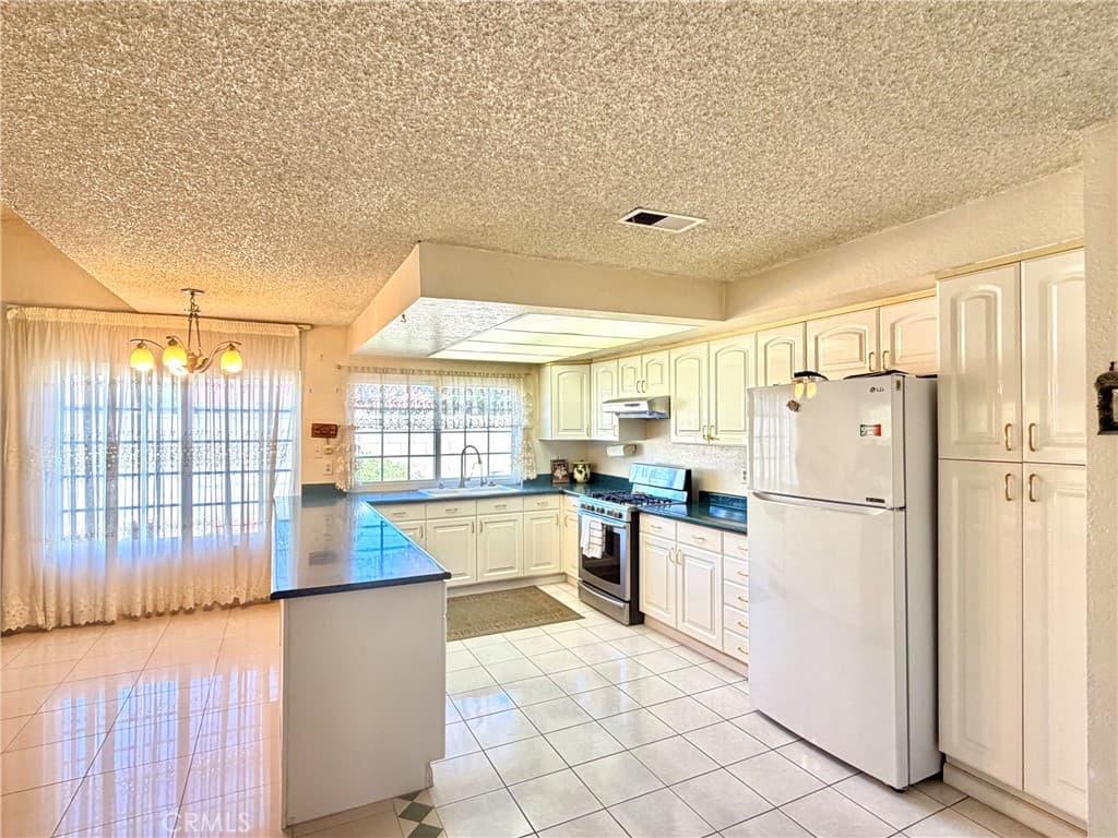 Home at 4595 Wheeler, La Verne — photo 6 of 12