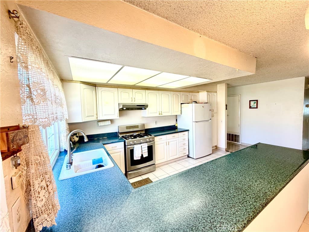 Home at 4595 Wheeler, La Verne — photo 7 of 12