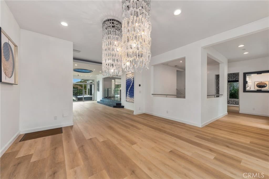 Home at 2637 N Mountain Avenue, Claremont — photo 4 of 12