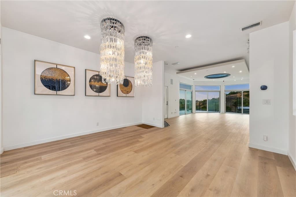 Home at 2637 N Mountain Avenue, Claremont — photo 7 of 12