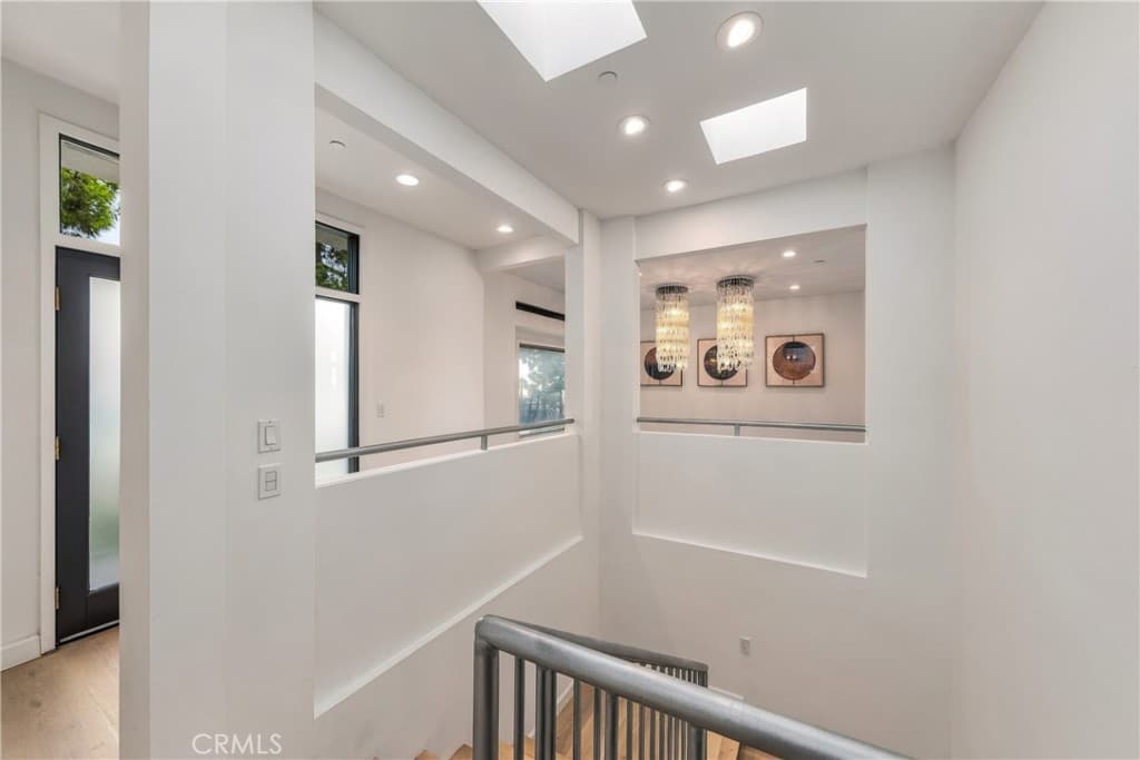 Home at 2637 N Mountain Avenue, Claremont — photo 8 of 12