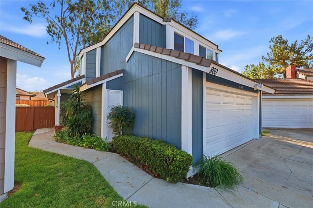 Condo at 860 Tucson Court, San Dimas — photo 4 of 12