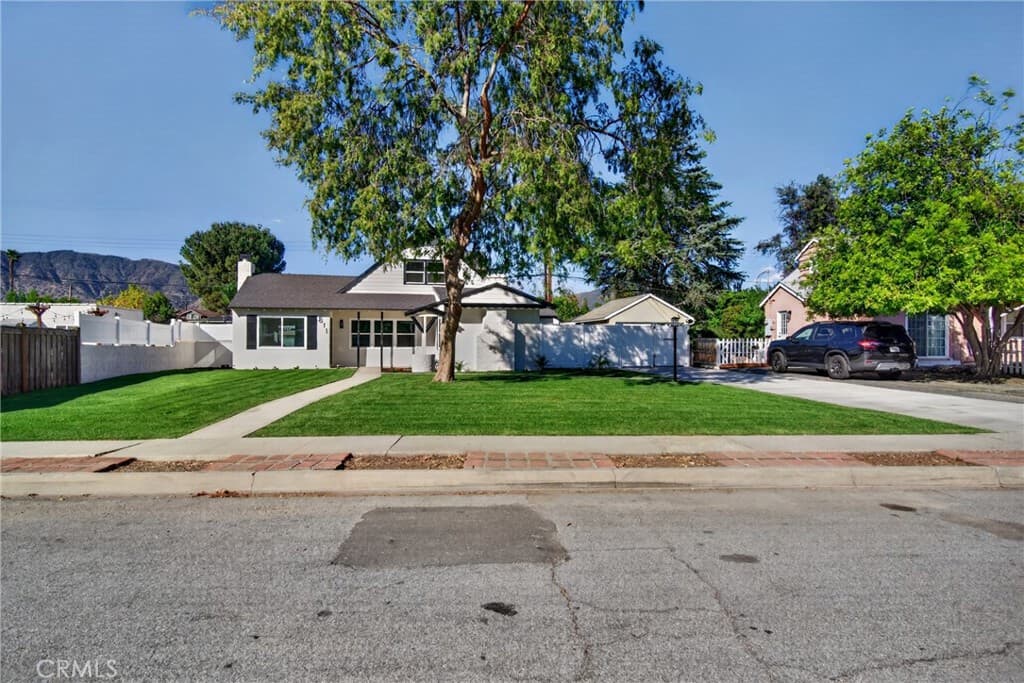 Home at 811 E Ada, Glendora — photo 9 of 12