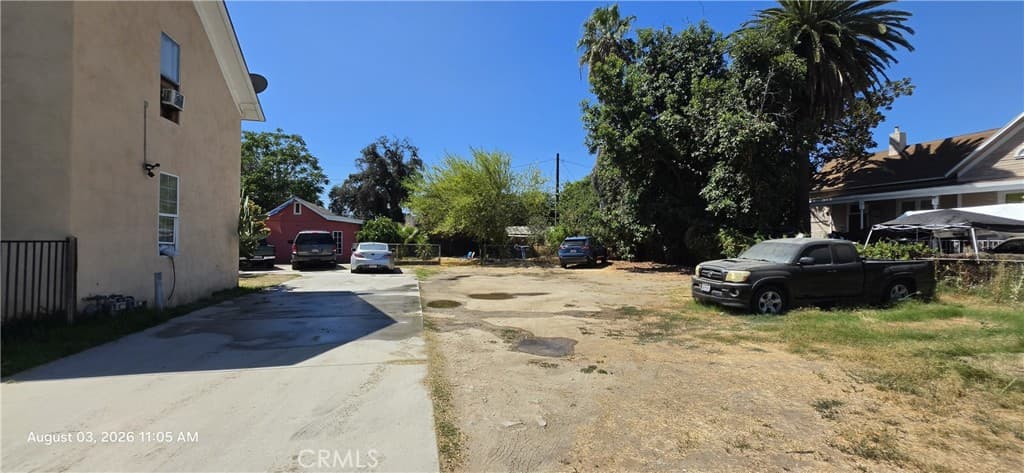 Home at 802 W 7th Street, Pomona — photo 3 of 9