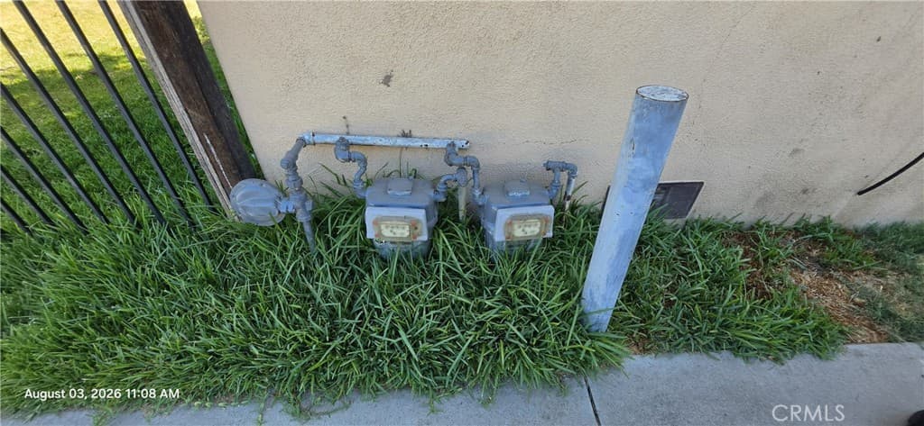 Home at 802 W 7th Street, Pomona — photo 4 of 9