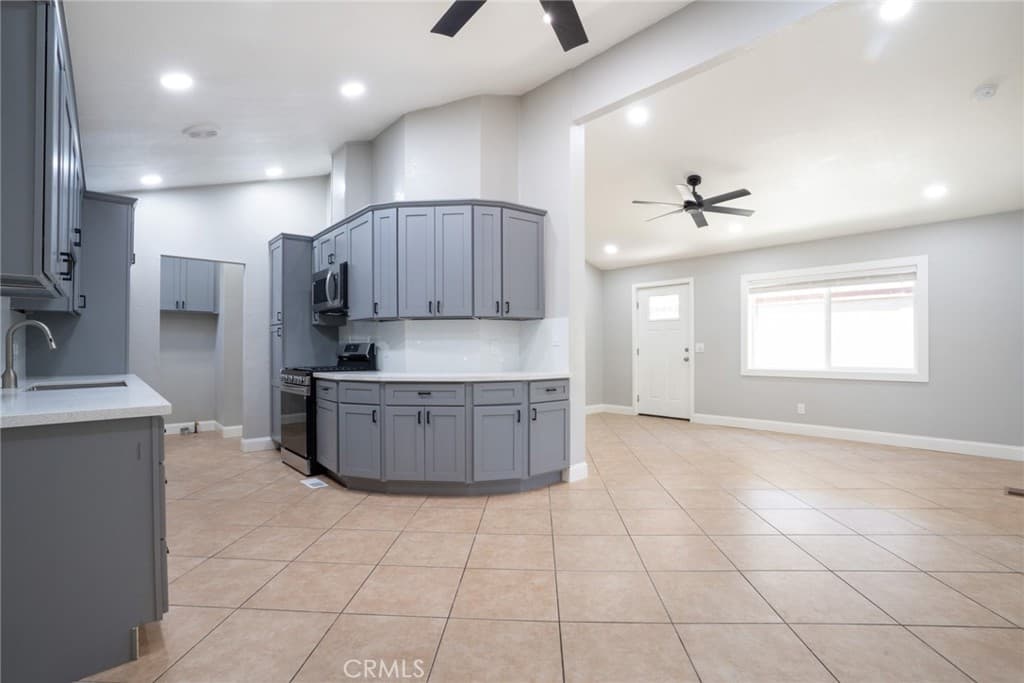 Home at 218 Las Brisas, Pomona — photo 11 of 12