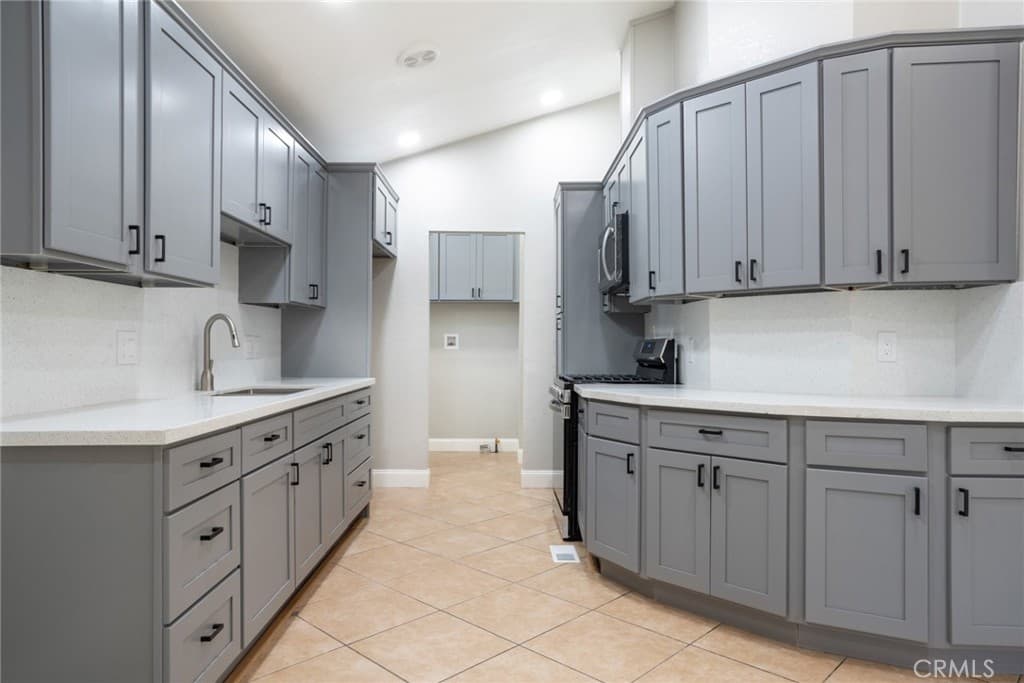 Home at 218 Las Brisas, Pomona — photo 12 of 12