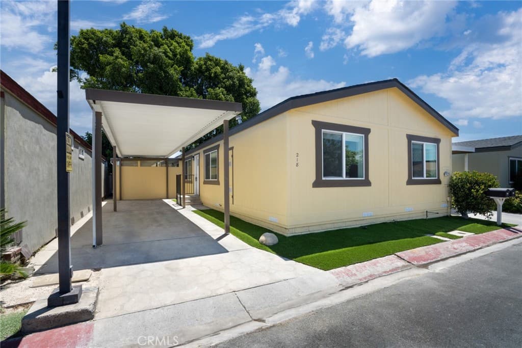 Home at 218 Las Brisas, Pomona — photo 3 of 12