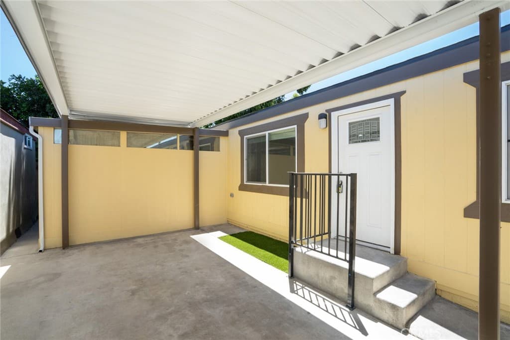 Home at 218 Las Brisas, Pomona — photo 4 of 12