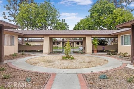 Townhouse at 1714 Appleton, Pomona — photo 4 of 10