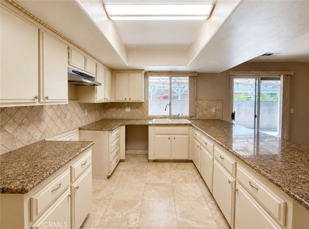 Home at 230 Oranut Lane, La Puente — photo 3 of 12
