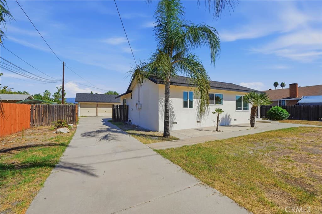 Home at 883 E Columbia Avenue, Pomona — photo 2 of 12