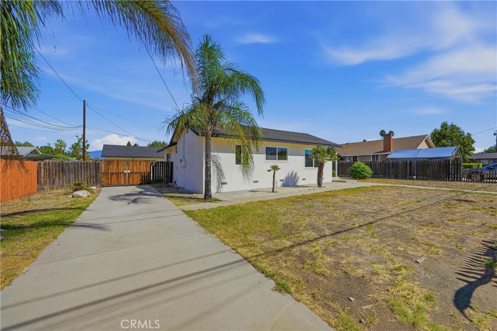 Home at 883 E Columbia Avenue, Pomona — photo 4 of 12