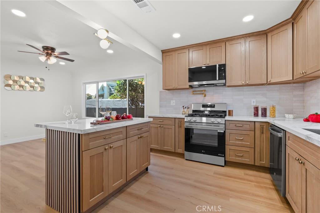 Home at 956 S Reservoir, Pomona — photo 4 of 12