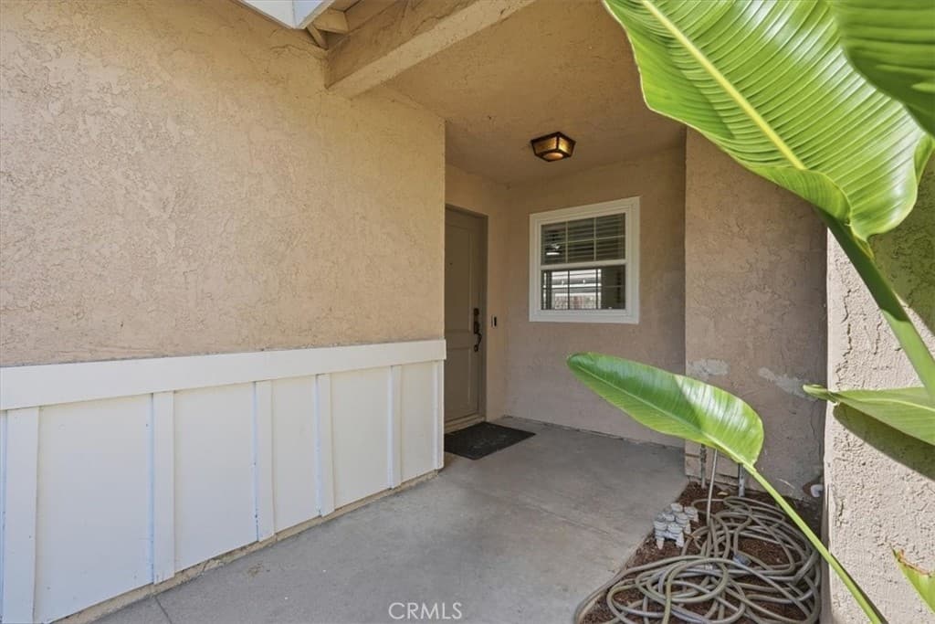 Home at 322 Barhill Avenue, Pomona — photo 6 of 12