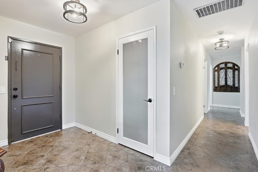 Home at 322 Barhill Avenue, Pomona — photo 8 of 12
