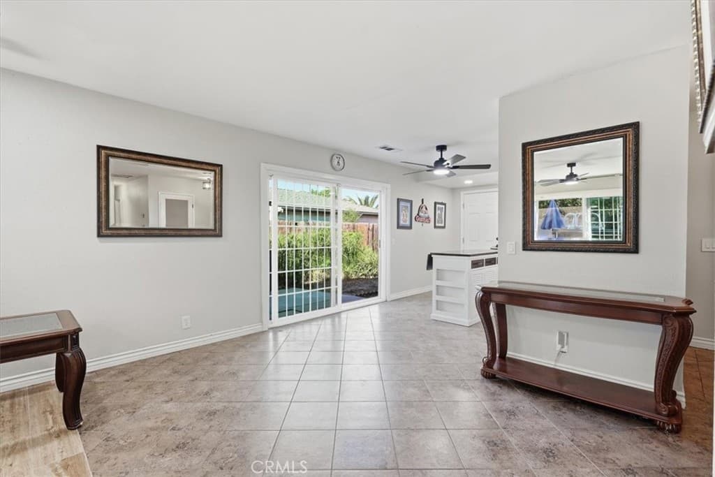 Home at 322 Barhill Avenue, Pomona — photo 9 of 12