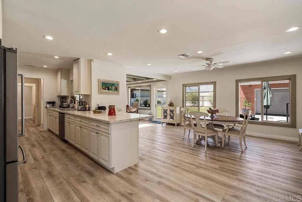 Home at 453 W Laurel Avenue, Glendora — photo 11 of 12
