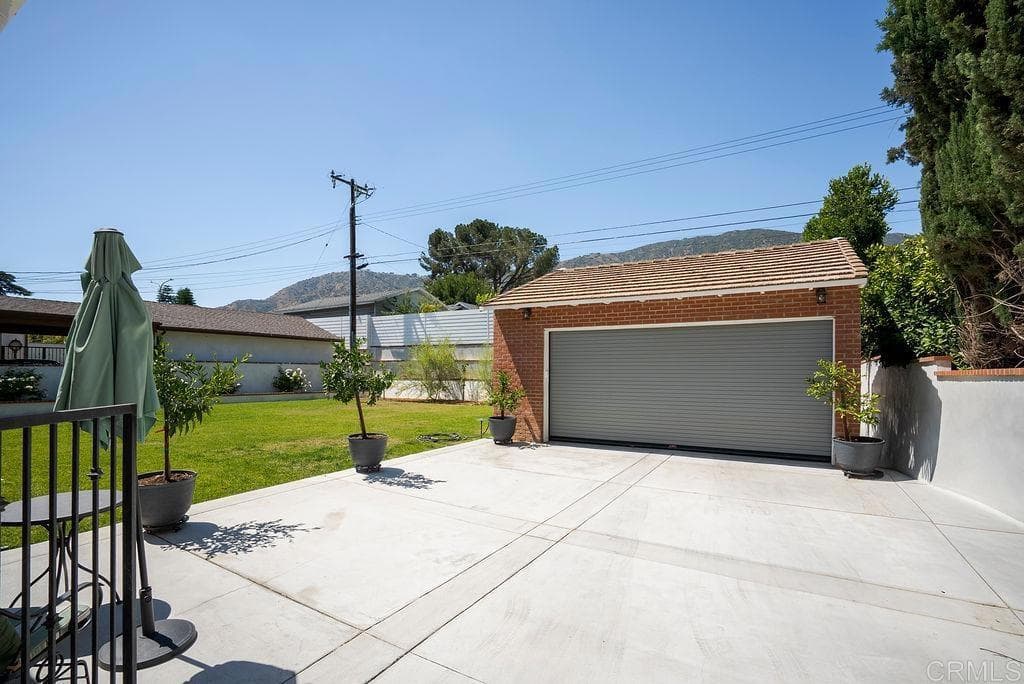 Home at 453 W Laurel Avenue, Glendora — photo 4 of 12