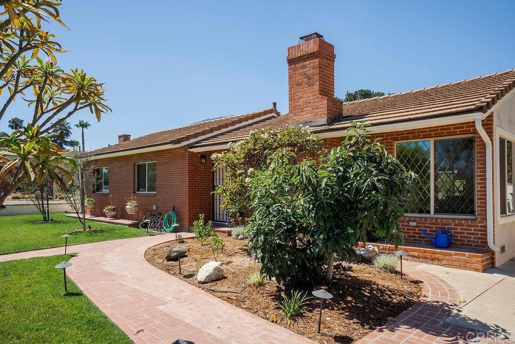 Home at 453 W Laurel Avenue, Glendora — photo 5 of 12