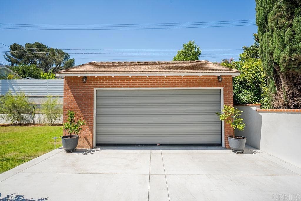 Home at 453 W Laurel Avenue, Glendora — photo 9 of 12