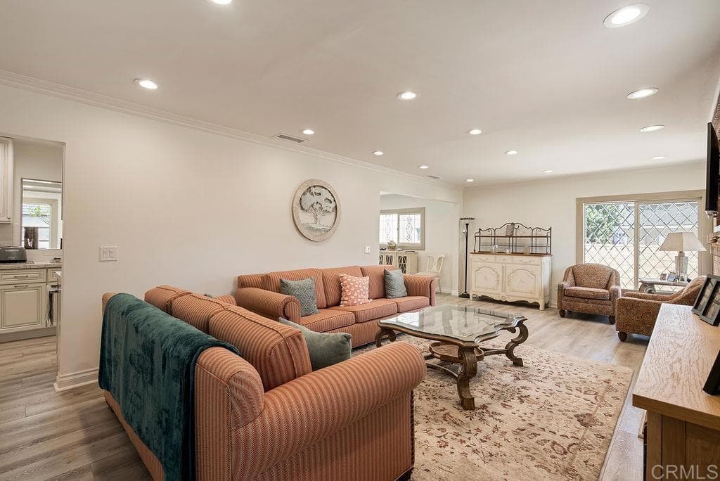 Home at 453 W Laurel Avenue, Glendora — photo 10 of 12