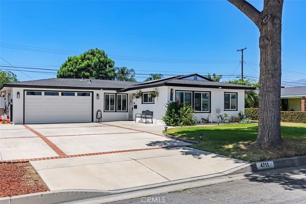 Home at 4711 N Hollenbeck, Covina — photo 4 of 12