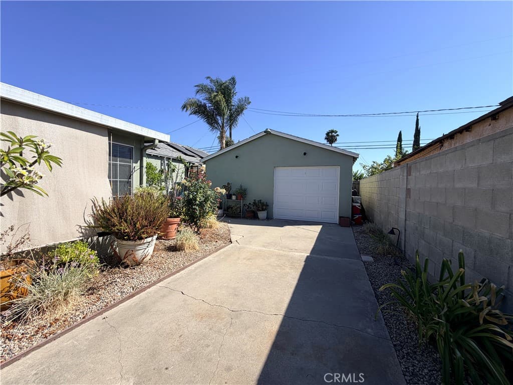 Home at 15930 Harvest Moon, La Puente — photo 4 of 12